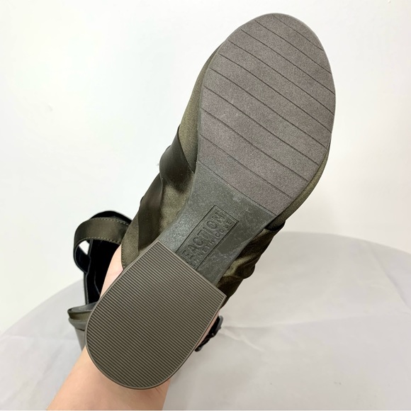 Kenneth Cole Reaction Reach Beyond Satin Bow Block Heels Fern Holiday Party Sz 6 - Picture 13 of 16